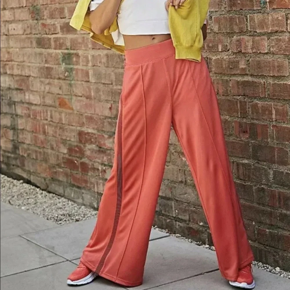 BNWOT Free People Movement Game Winner Side Stripe Pull On Wide Leg Pants - Picture 2 of 7